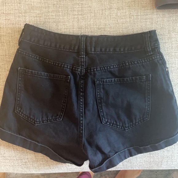 Black jean shorts - Picture 2 of 2